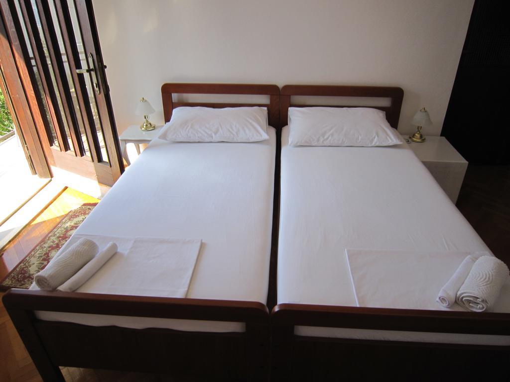 Holiday Home Mona Игране Стая снимка