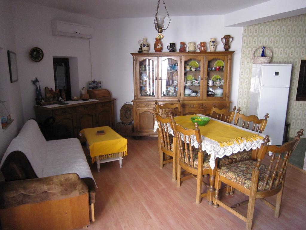 Holiday Home Mona Игране Стая снимка