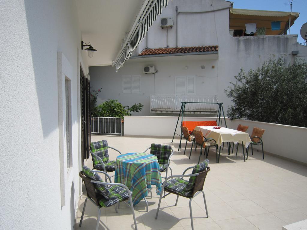 Holiday Home Mona Игране Стая снимка