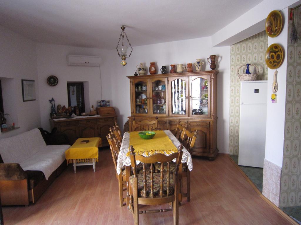 Holiday Home Mona Игране Стая снимка